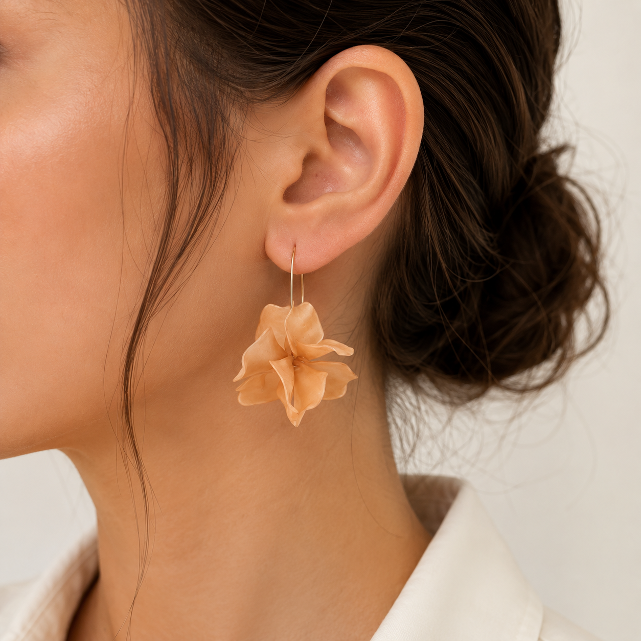 Mona Loba Sunset Blossom floral altın halka küpe model görseli